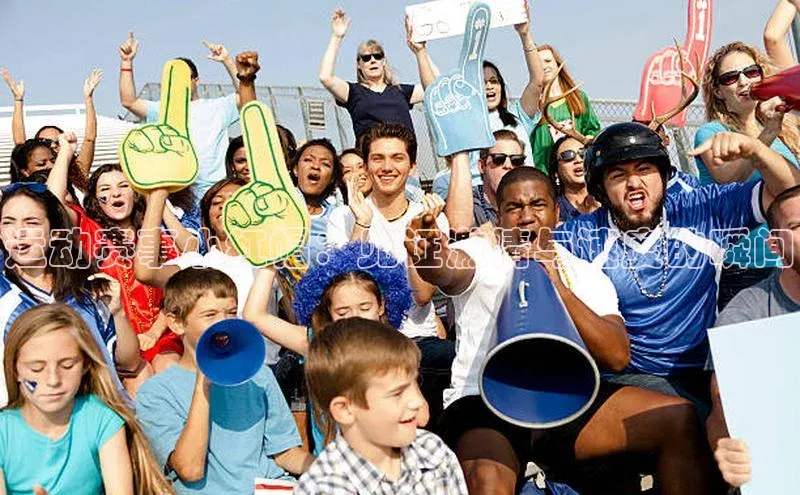 运动赛事小红帽：见证激情与速度的瞬间